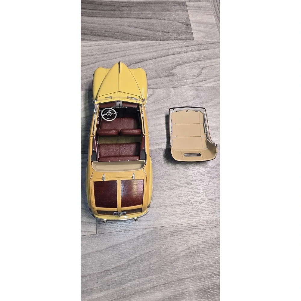 Danbury Mint, 1948 Ford Sportsman Convertible, 1:24 Diecast